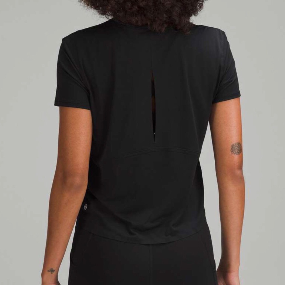 Lululemon Ultralight Reflective Split Back Short … - image 4